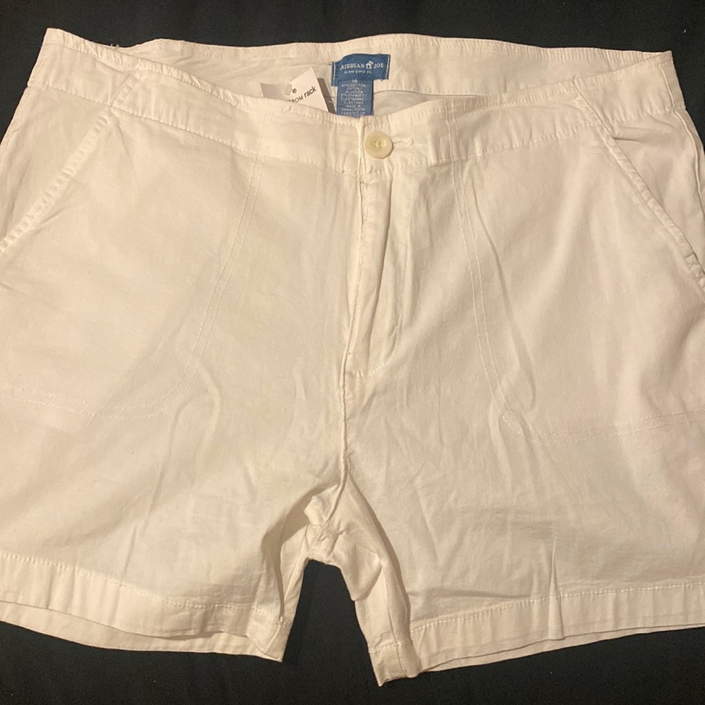 Caribbean Joe Island Supply Co. Women’s white shorts size 14 NWT